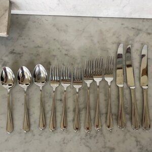 REED & BARTON Select Oval Thread Stainless Steel Flatware 12 Pieces